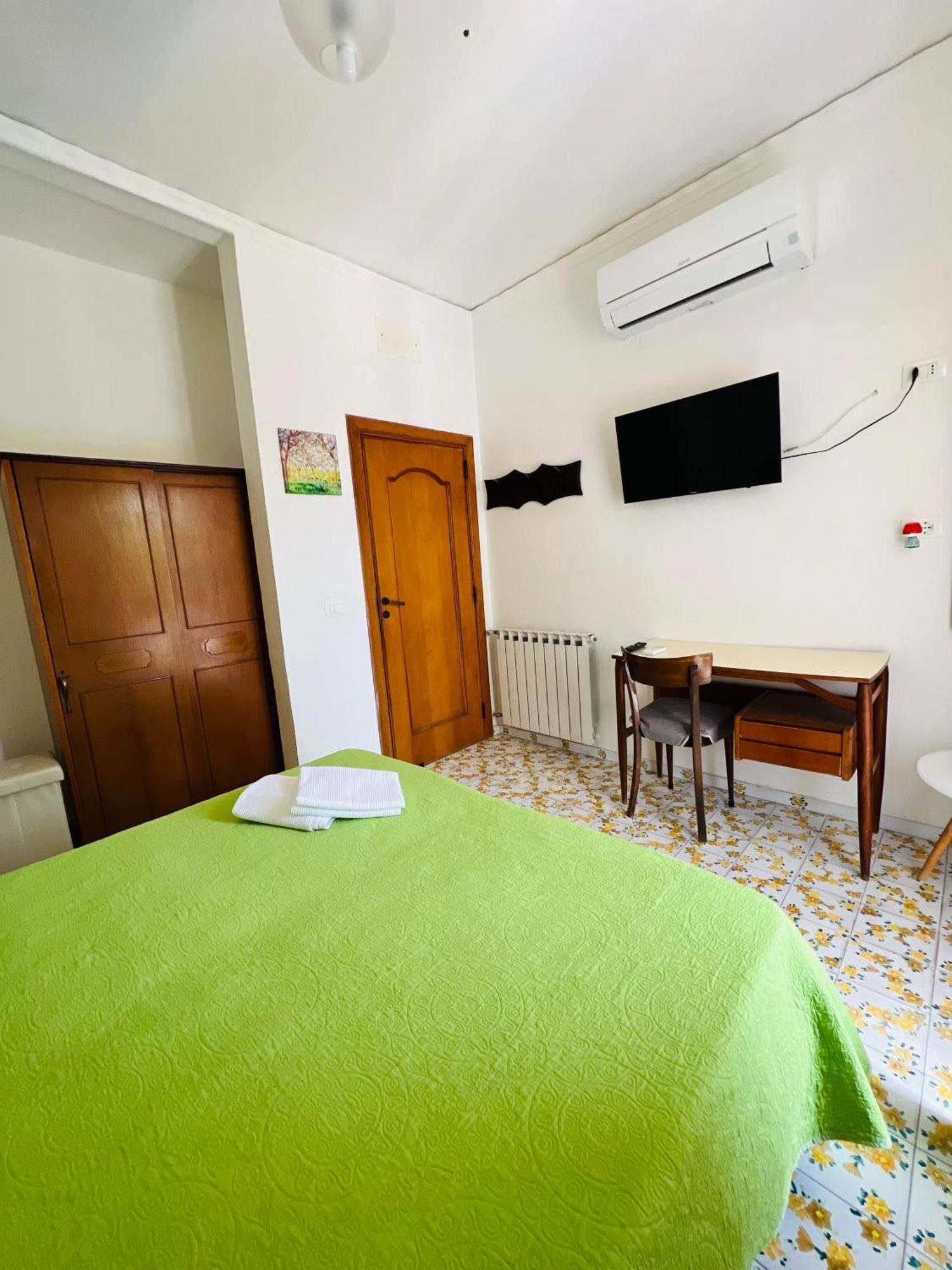 Villa Thomas Bb Conduzione Familiare Forio  Екстер'єр фото