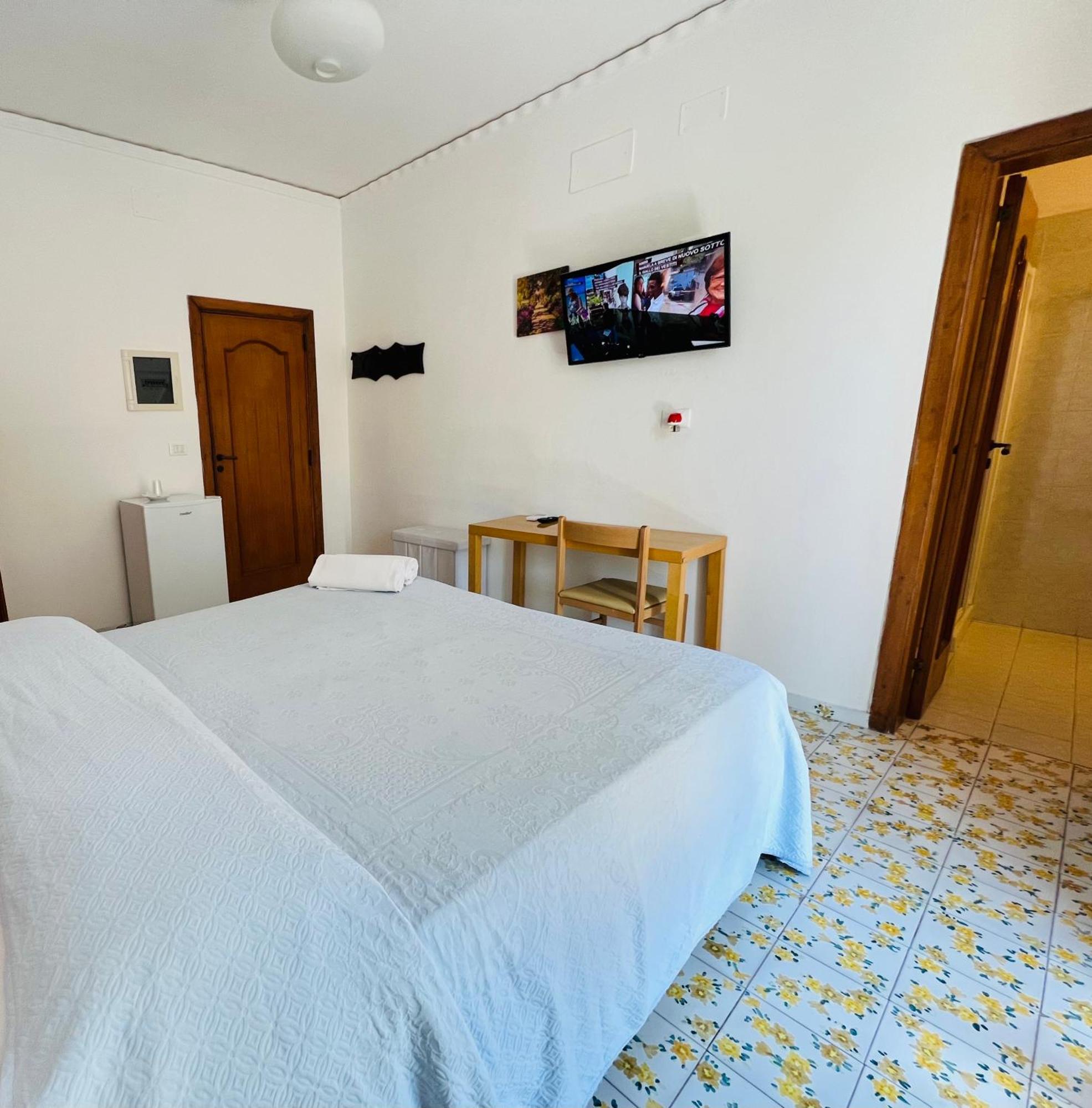 Villa Thomas Bb Conduzione Familiare Forio  Екстер'єр фото